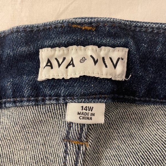 Ava & Viv High Rise Midi Stretch Jean Shorts Dark Wash Plus Size - Picture 7 of 8